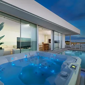 infinity-villas-casangular-by-upper.adeje-hotels.com/